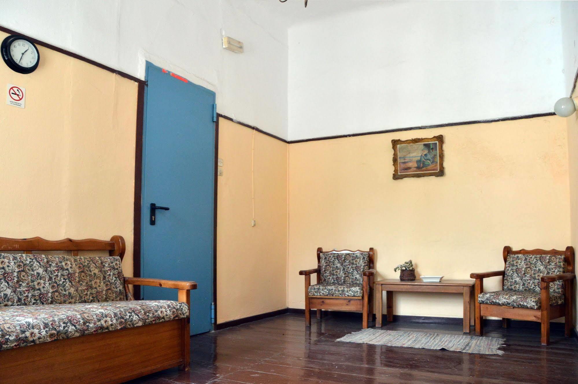 Miranta Hotel - Apartments & Studios Aegina 外观 照片