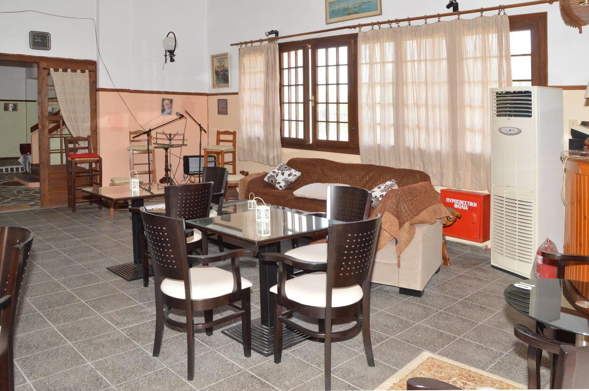 Miranta Hotel - Apartments & Studios Aegina 外观 照片