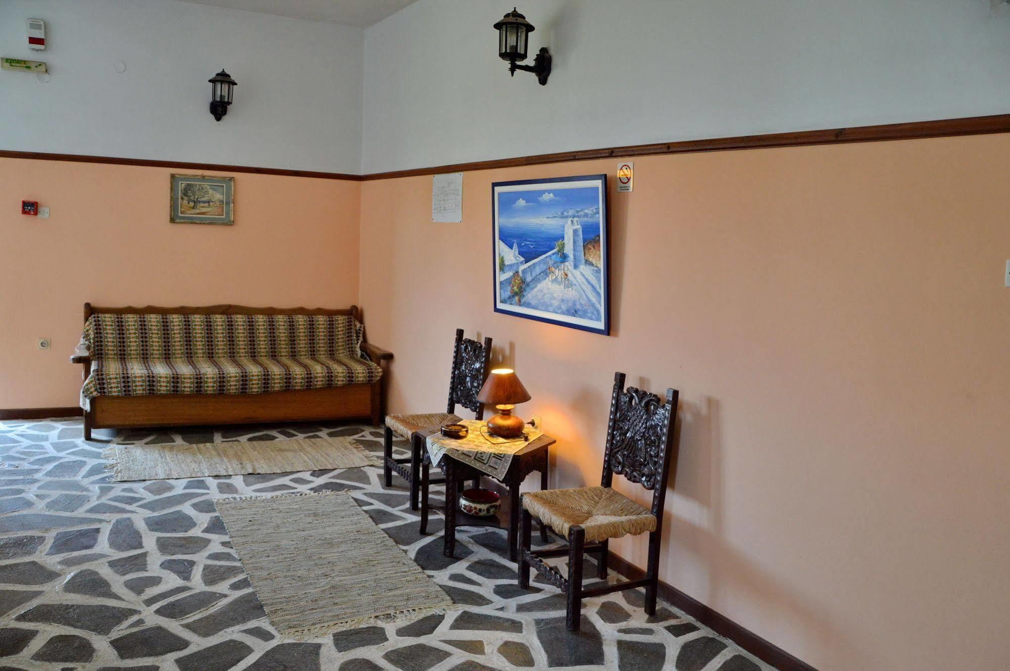 Miranta Hotel - Apartments & Studios Aegina 外观 照片